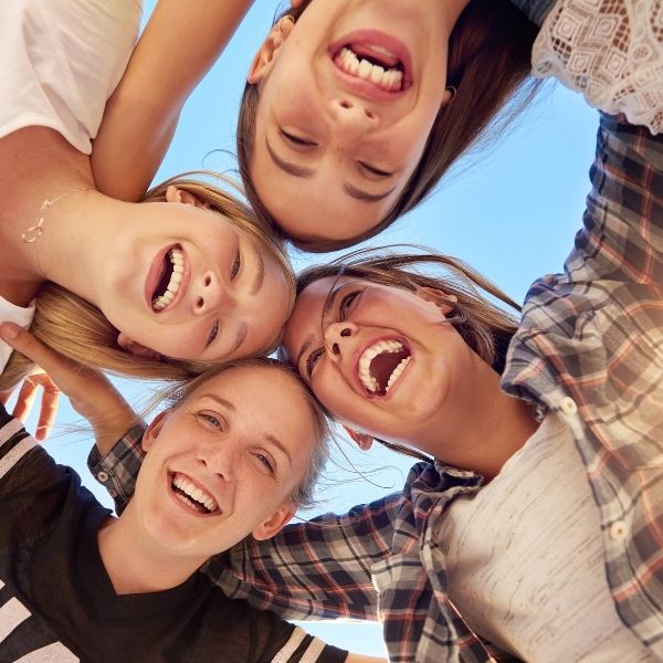 FOTO JOVENES