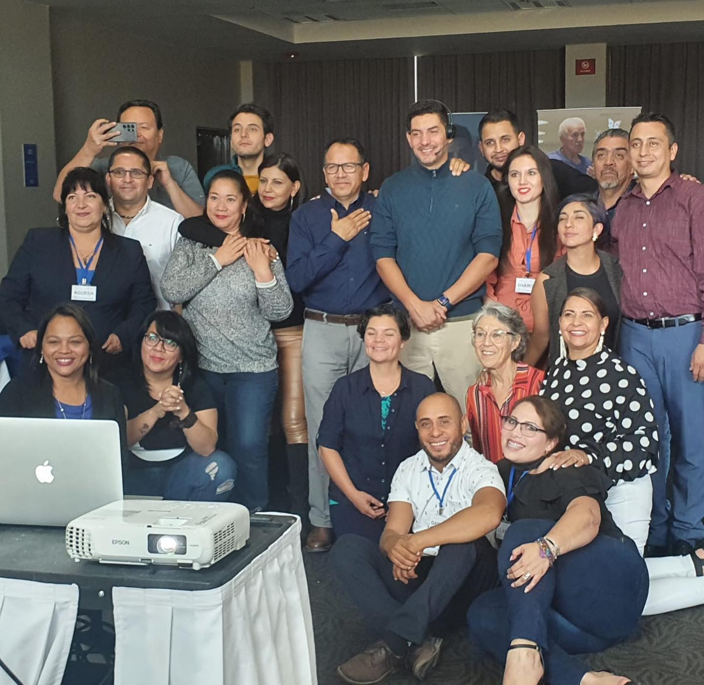 FOTO GRUPO EN EXAMEN